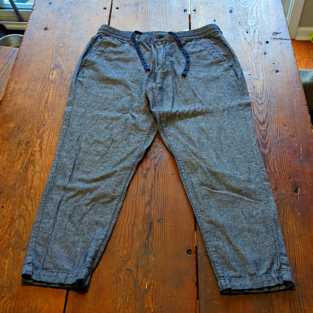 Linen pants, blue/denim color, Banana Republic 34x32. New w/o tags(it fell off).